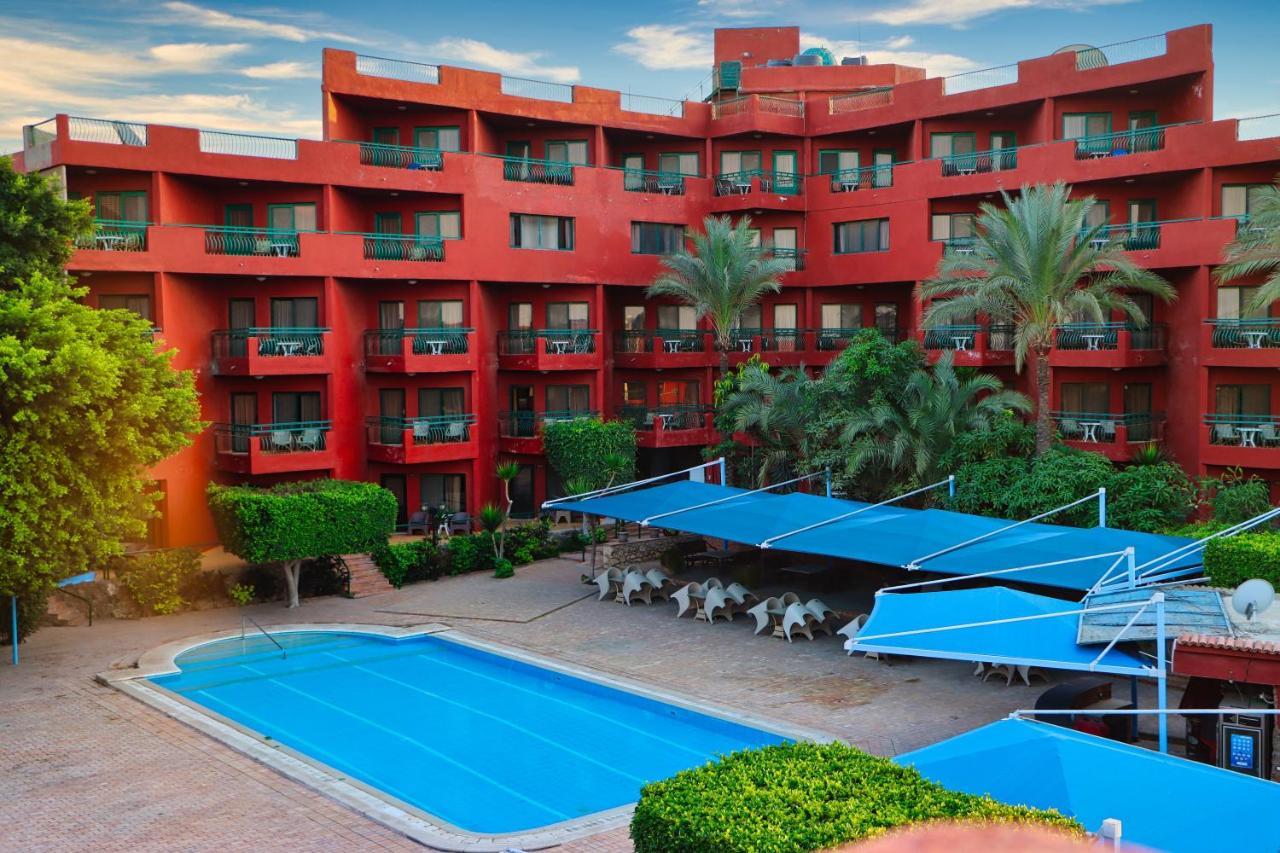 Adham Compound Hotel Кинг Мариут Екстериор снимка