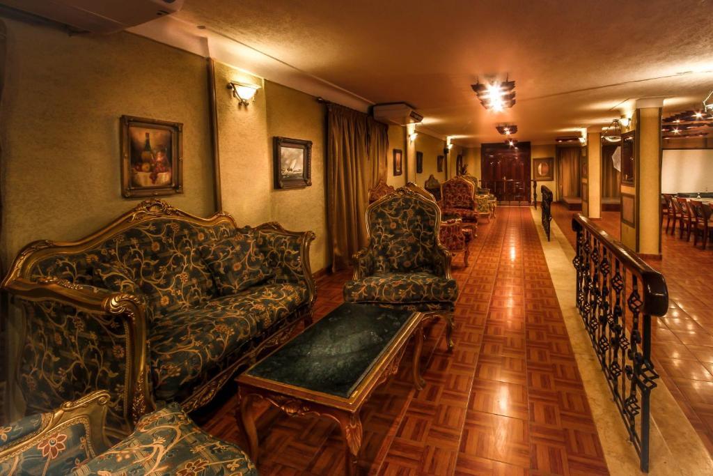 Adham Compound Hotel Кинг Мариут Екстериор снимка