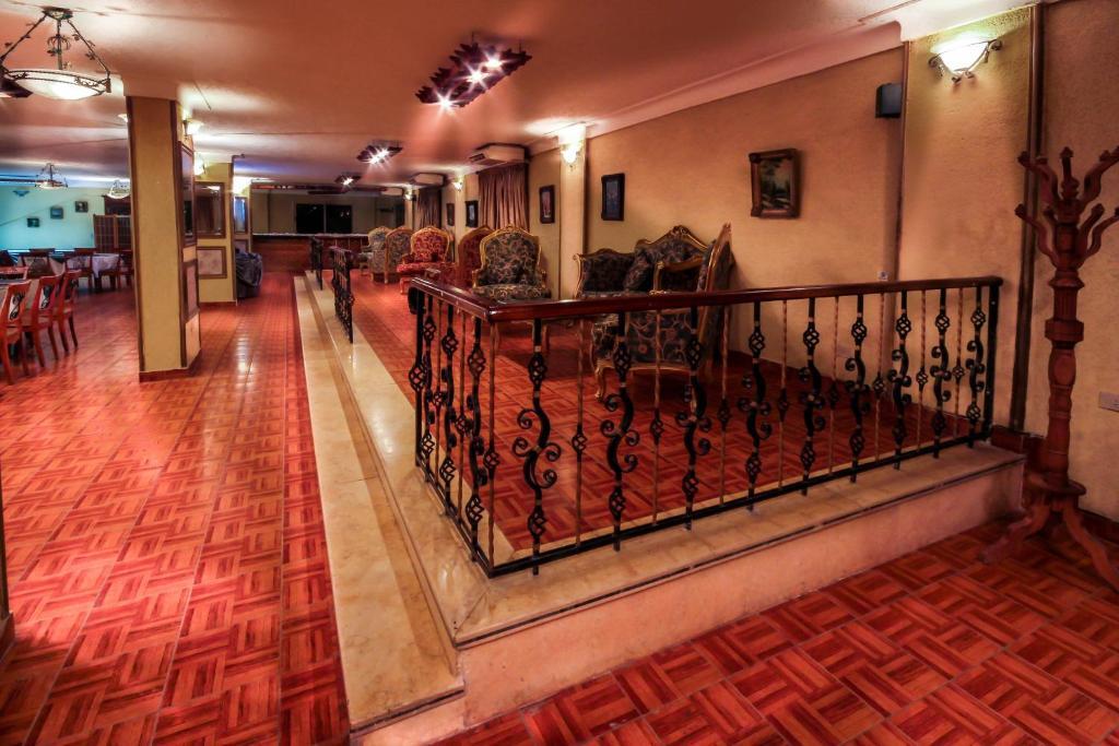 Adham Compound Hotel Кинг Мариут Екстериор снимка