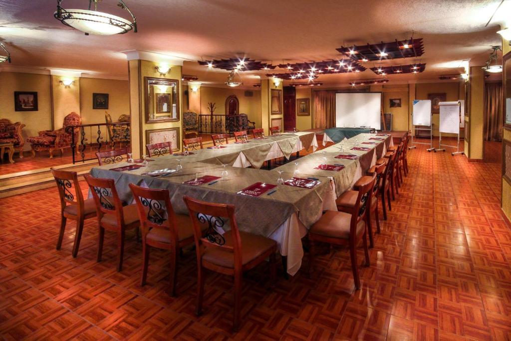 Adham Compound Hotel Кинг Мариут Екстериор снимка