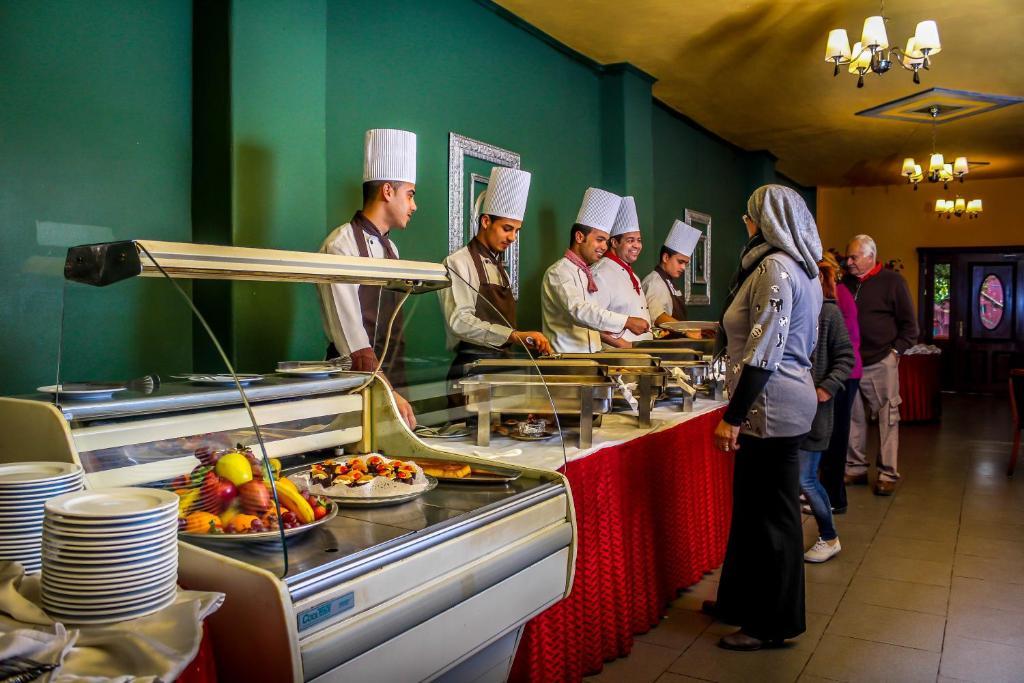 Adham Compound Hotel Кинг Мариут Екстериор снимка